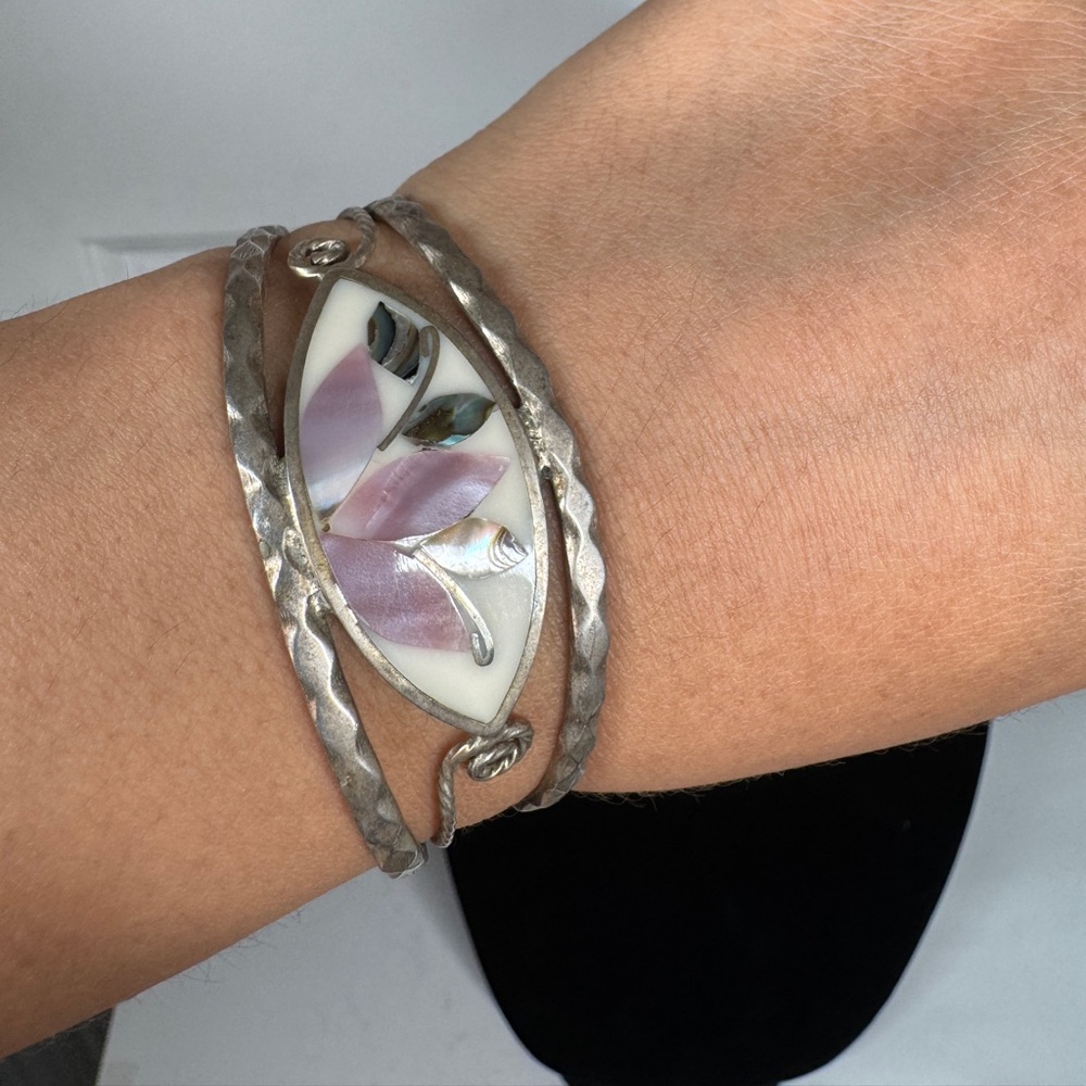 Alpaca abalone floral 925 cuff
